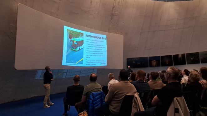 The Kolumbus team presenting the autonomous bus pilot.