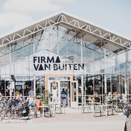 pilot firma van buiten