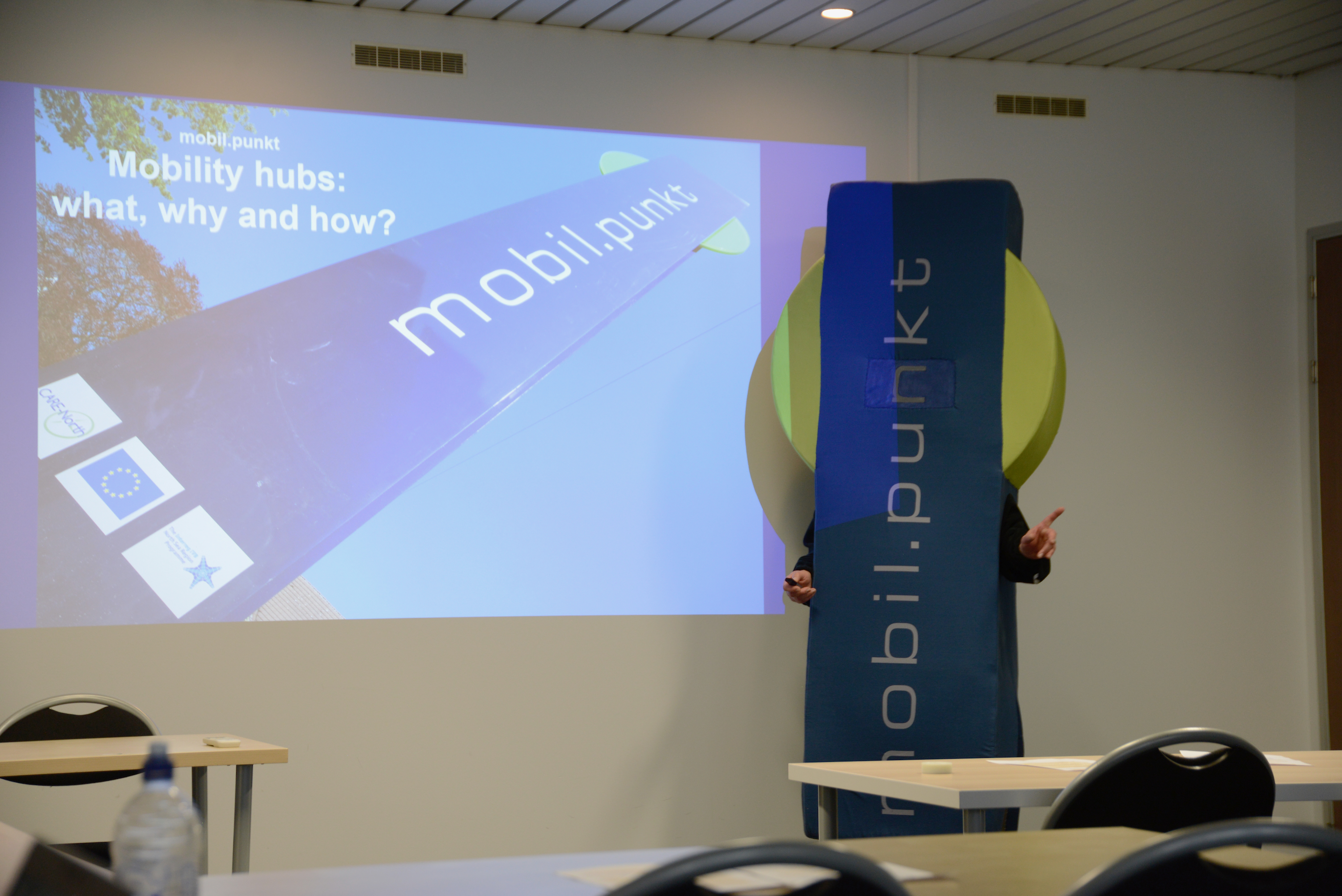 Mobil.punkt presenting his initiative