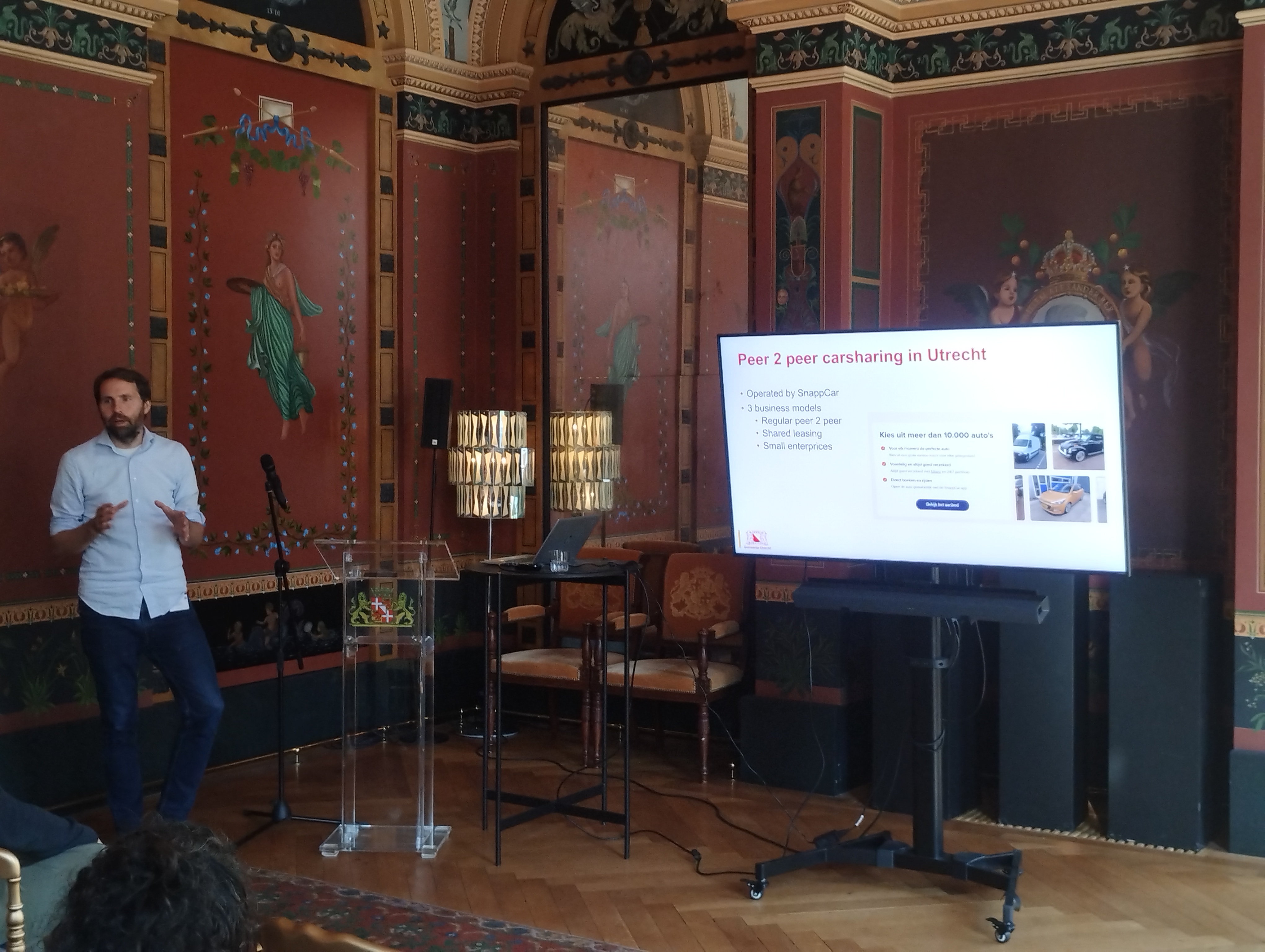 Nick Knoester presenting at Symposium