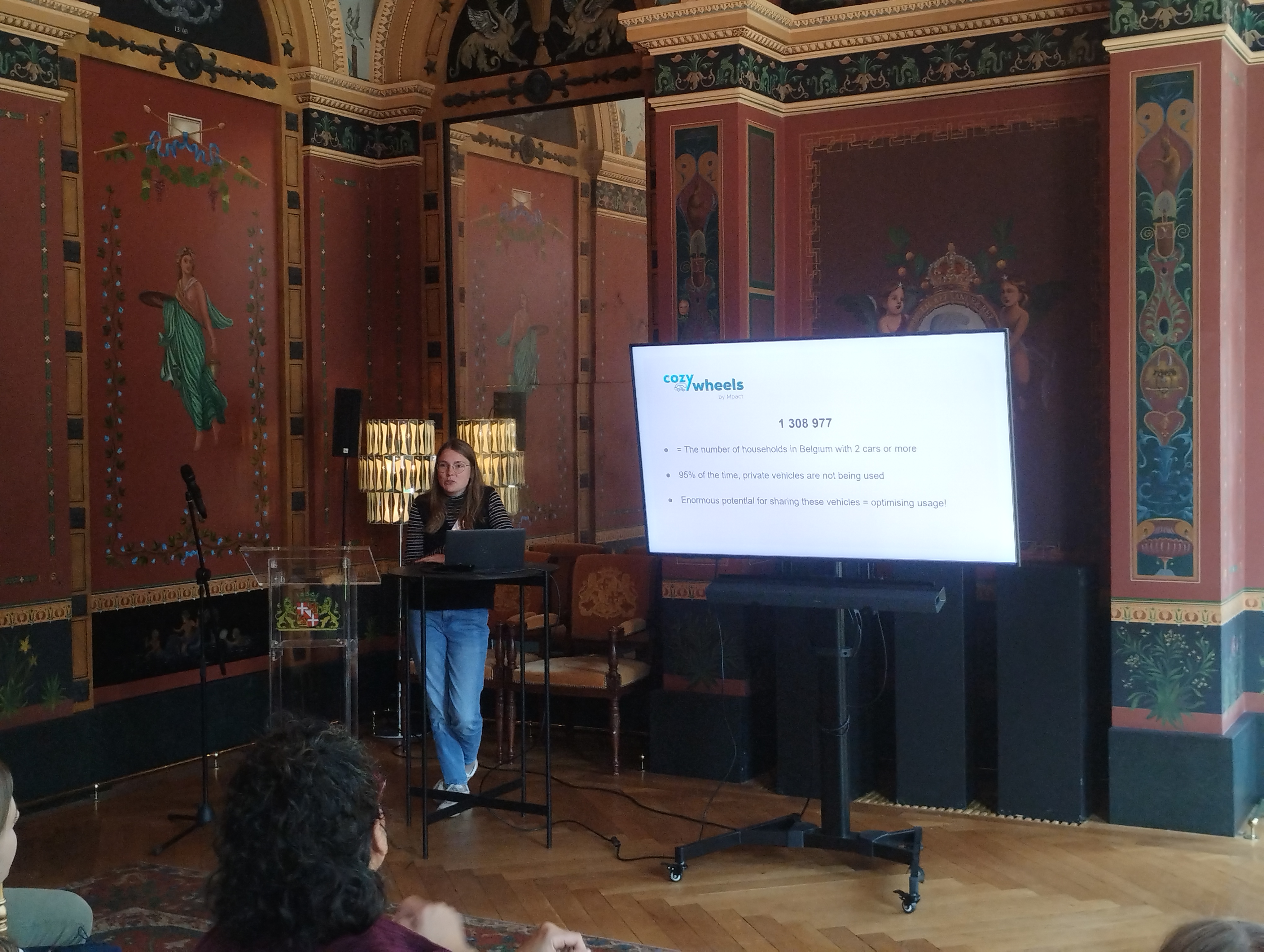 Eva Missinne presenting at Symposium