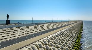 Levvel blocks afsluitdijk