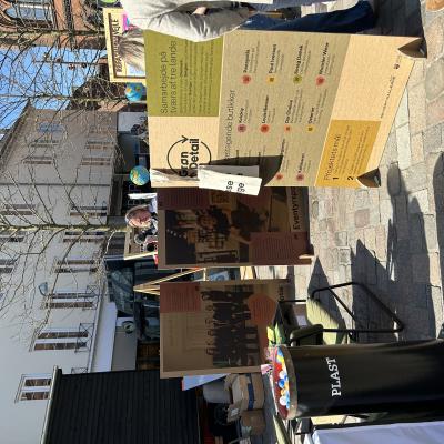 Stand with info board