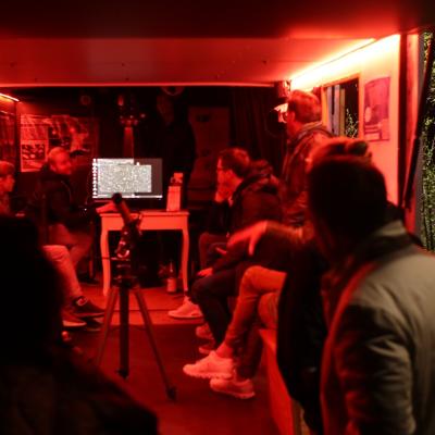 Observations at the Tiny Observatory on the (too brightly lit) parking of the university of Oldenburg (photo: A. Hänel)
