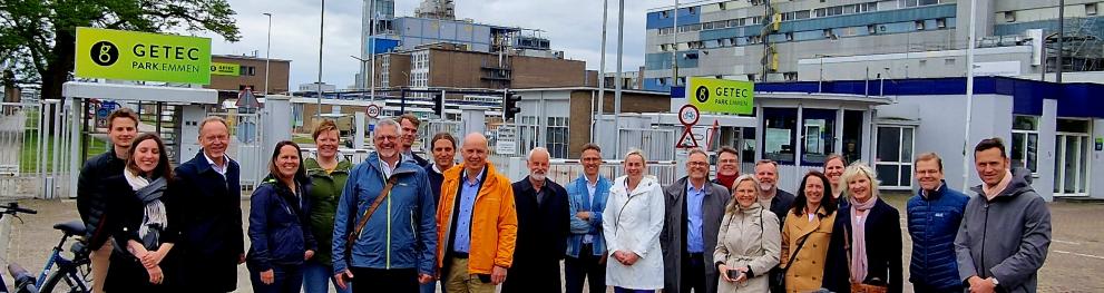 The GRITH partners take a break in front of an industrial park in Emmen (NL) during the projects kick-off meeting