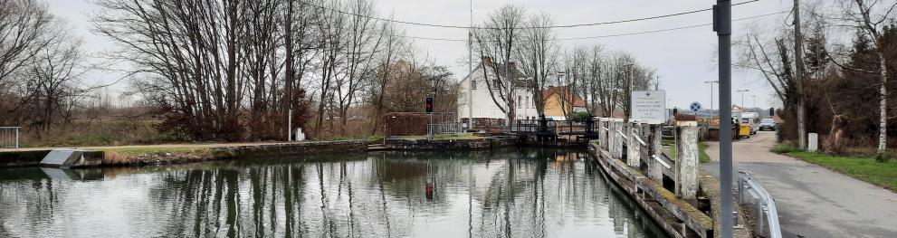 Waterway (Zennegat) near Mechelen, Belgium