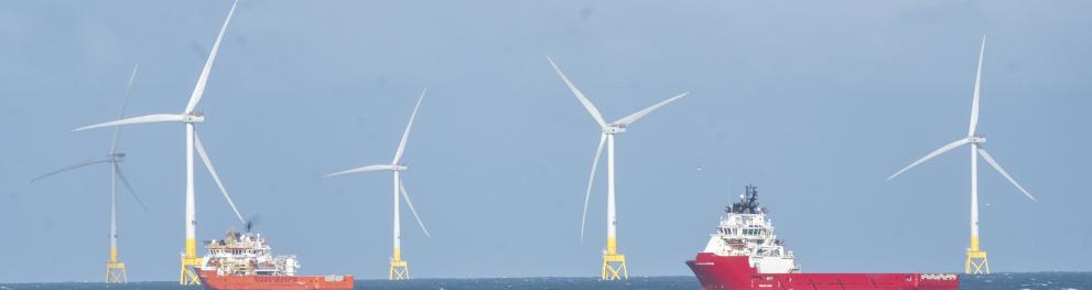 Ships and windturbines