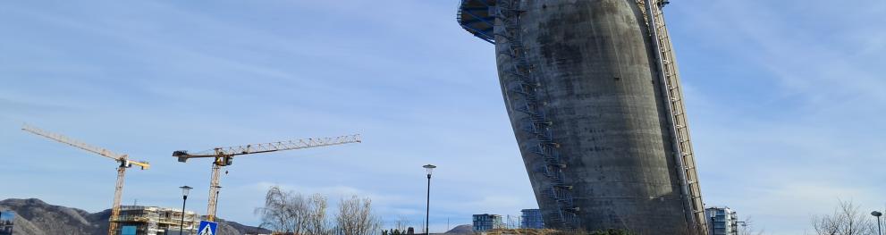 Skråtårnet, overlooking the old industrial area of Jåttåvågen.
