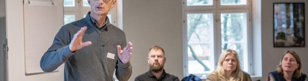 Jens presenting the ToC to participants TOC workshop Tonder Kommune