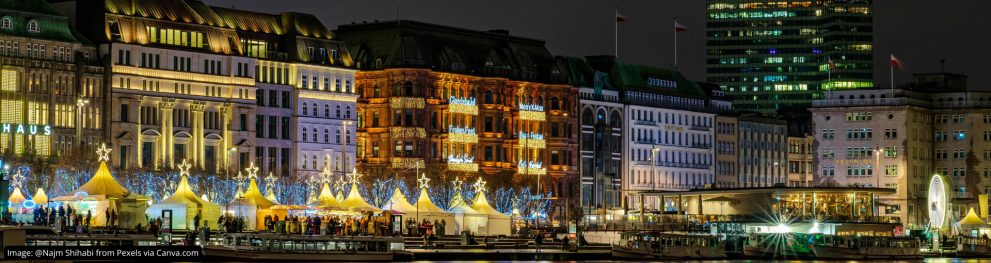 Lake in Hamburg with Christmas market