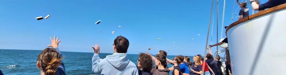 Wooden drifter release